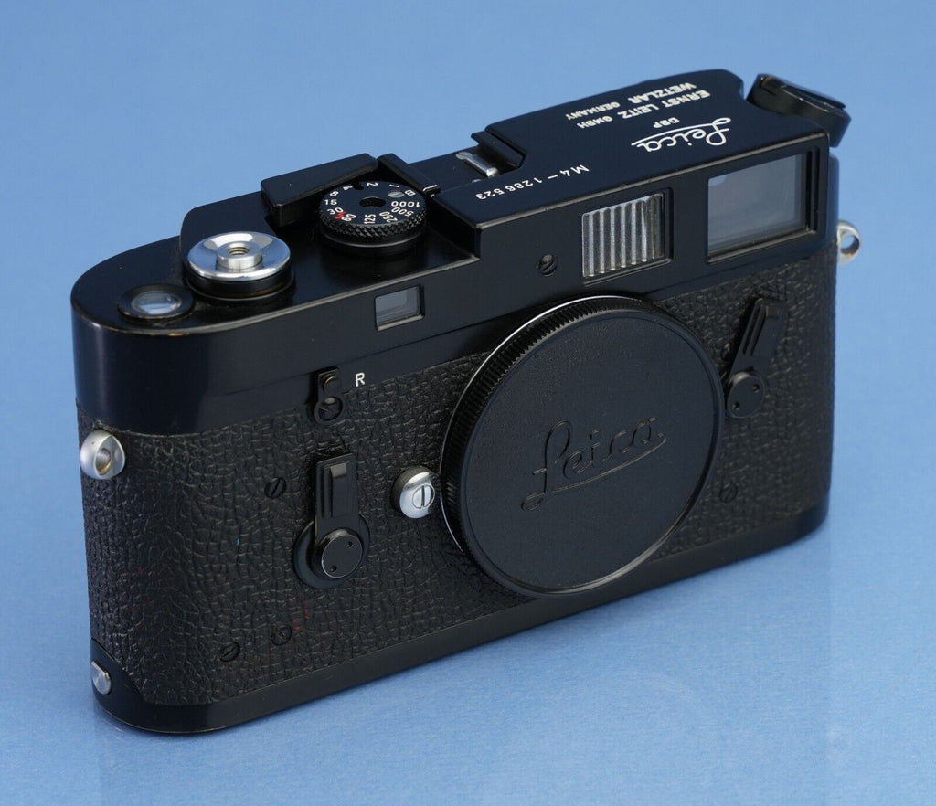 LEICA LEITZ M4 10400 BLACK PAINT RANGEFINDER CAMERA